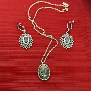 Vintage Black Glass Intaglio Cameo Necklace With Matching Earrings